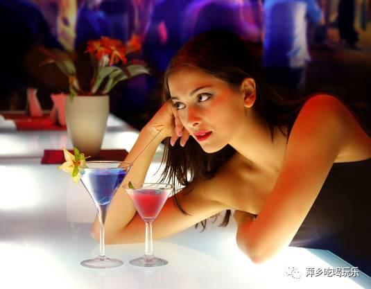 国产美女喝酒系列视频,国产美女饮酒风采录